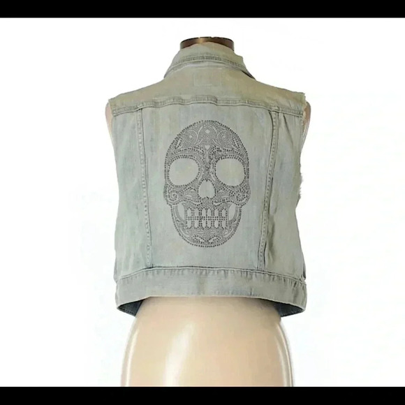 TORRID SKULL STUDDED CROPPED JEAN VEST JACKET 0 - Picture 1 of 7